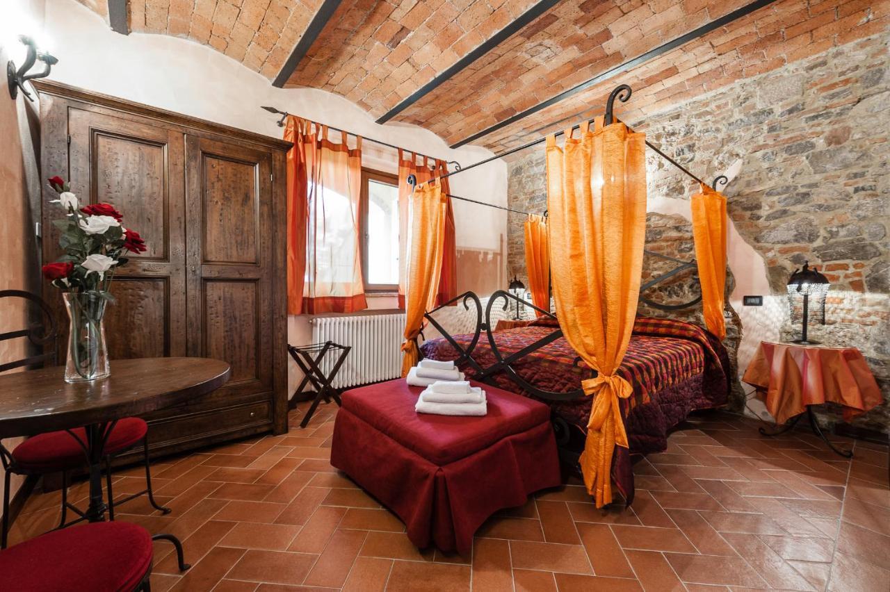 مبيت وإفطار لوكا Castello Dei Templari المظهر الخارجي الصورة